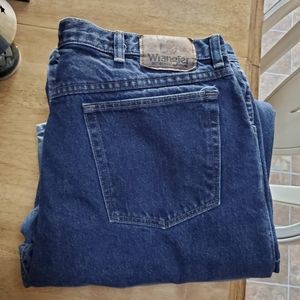 4 pair of men's wranglers 38x32